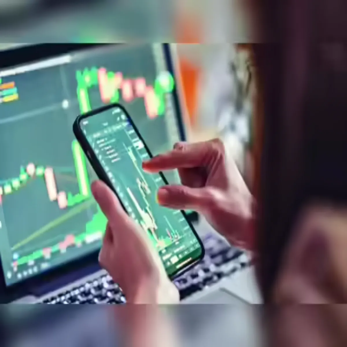 Markets Show Resilience Fed Signals Cautious